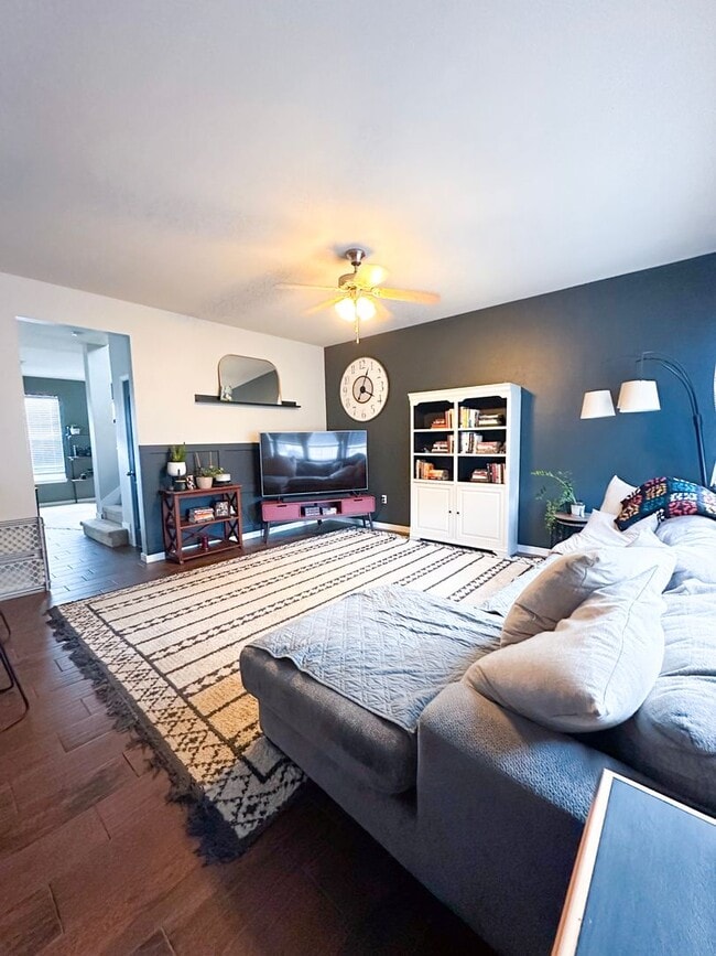 Building Photo - Spacious 4-Bedroom Home with Office Space ...
