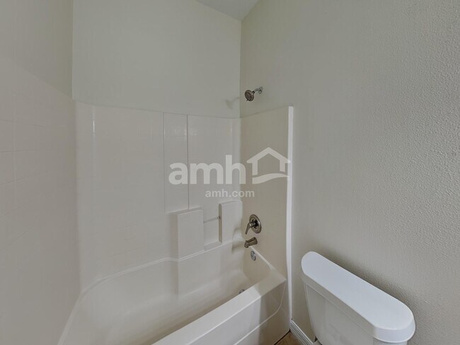 Building Photo - 1951 Southern Oak Loop