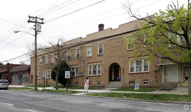 Building Photo - 718-726 W Maple Ave
