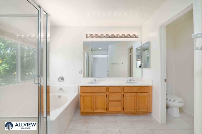 Building Photo - Beautifully Updated 4 Bedroom Single Family Home in Peaceful Glen Willow, West Irvine