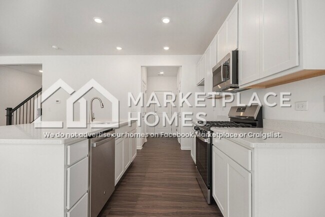 Building Photo - 273 Red Oak Cir