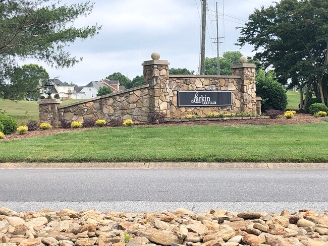 Building Photo - 113 Brookshire Ln