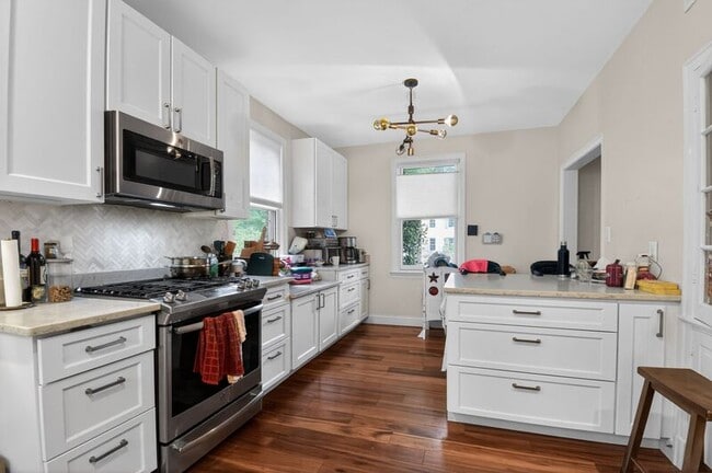 Building Photo - 4825 Butterworth Pl NW