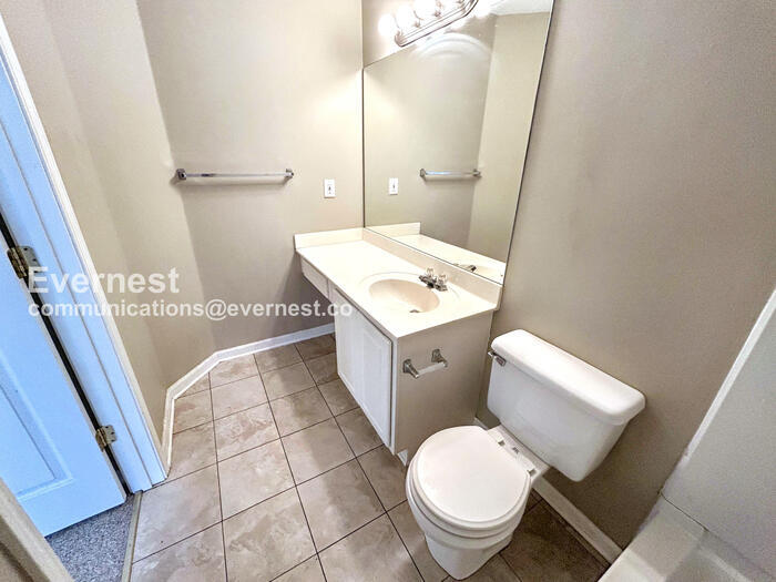 Building Photo - 2521 Heyoak Ct