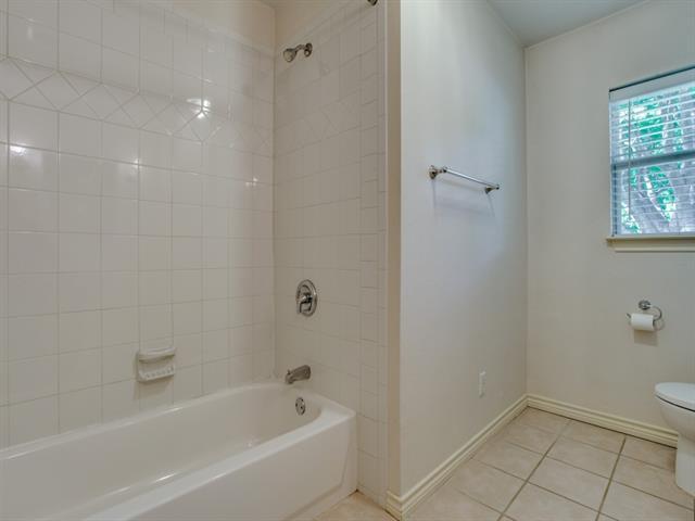 Building Photo - 4918 Thrush St