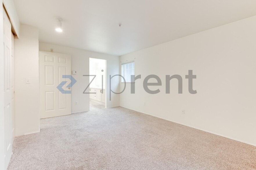 Building Photo - 1674 118th Ave SE