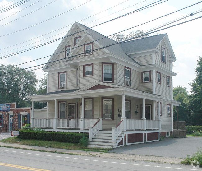 Building Photo - 142 Elm St