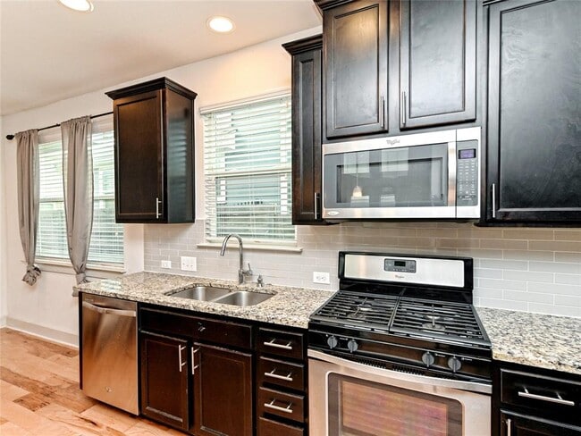 Building Photo - 2205 Capulet St