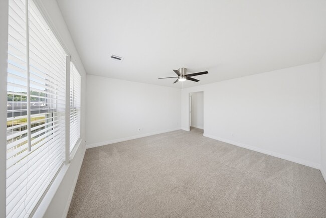 Building Photo - 40615 Guillemont Ln