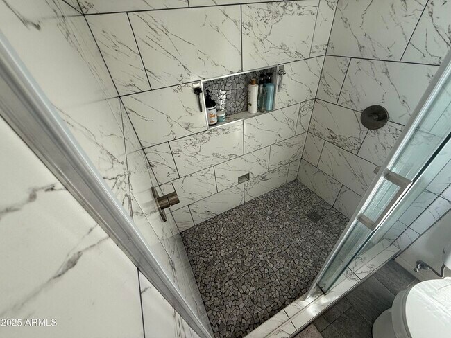 Building Photo - 726 S Johnson Rd