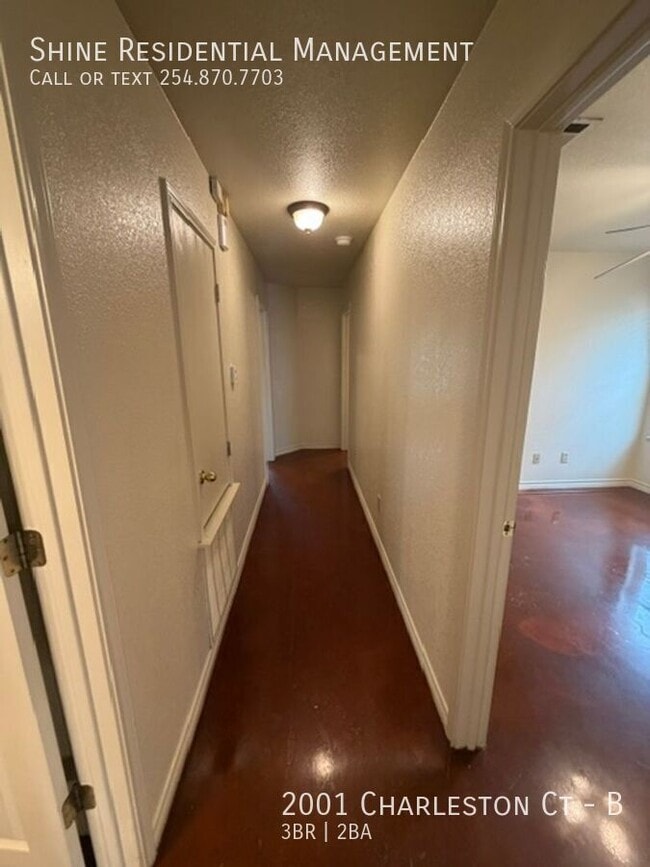 Building Photo - 2001 Charleston Ct