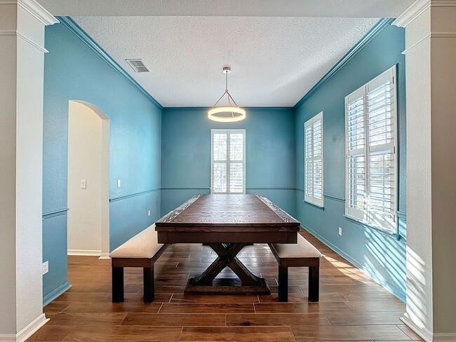 Building Photo - Stunning 5-Bedroom Home in North Village o...