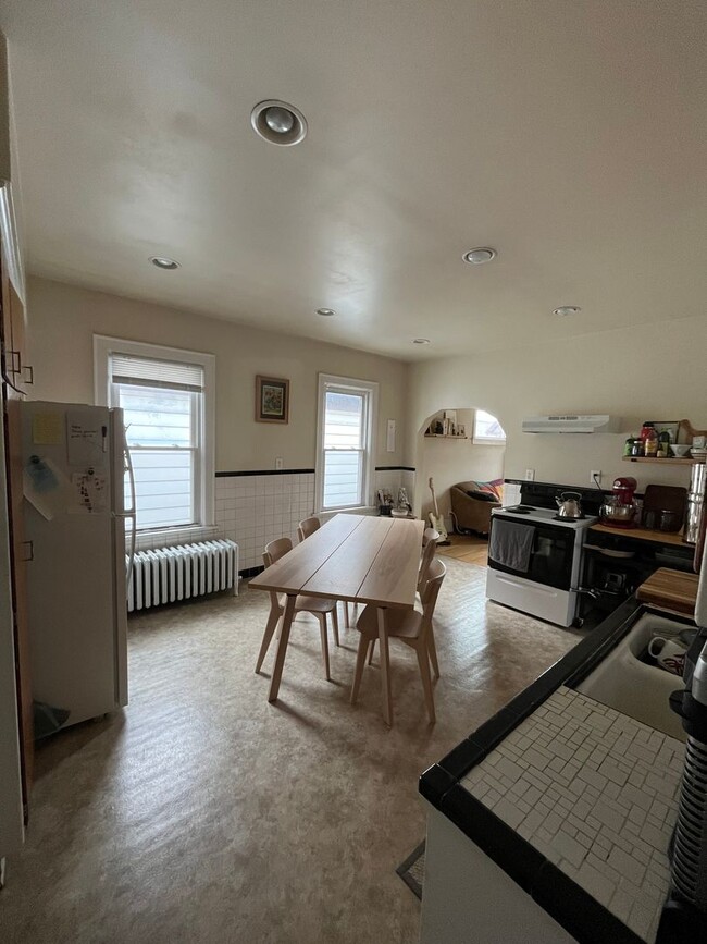 Building Photo - 3126 N Fratney St