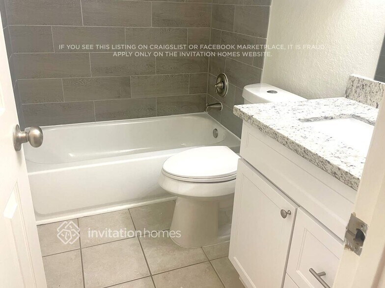 Building Photo - 8518 Sports Haven Dr