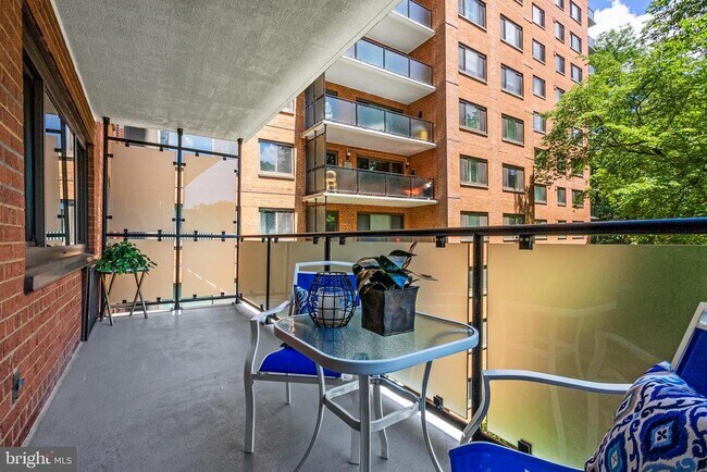 Building Photo - 4201 Cathedral Ave NW