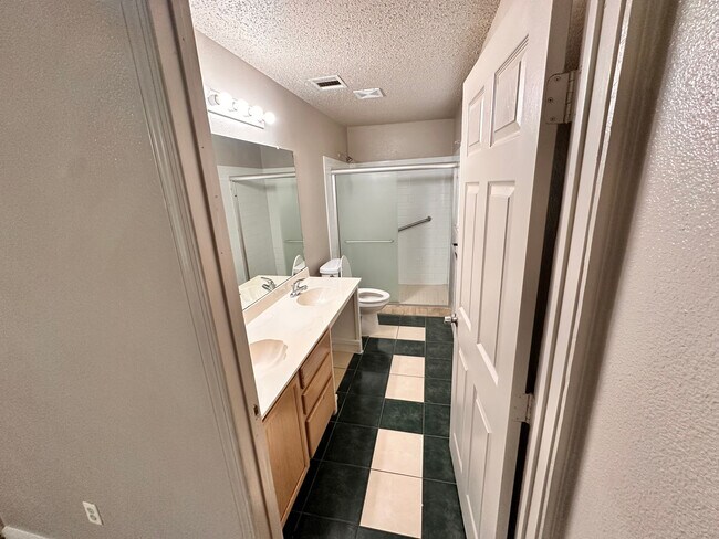 Building Photo - Room in Single Family Home on Heyerdahl Dr