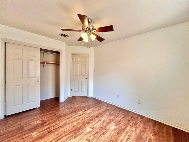 Building Photo - Charming 3/BR 2/BA Home with Covered Deck ...