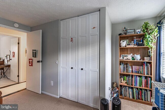 Building Photo - 6221 Wilmington Dr