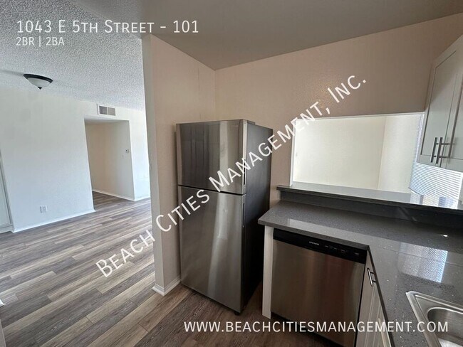 Building Photo - 1043 E 5th St