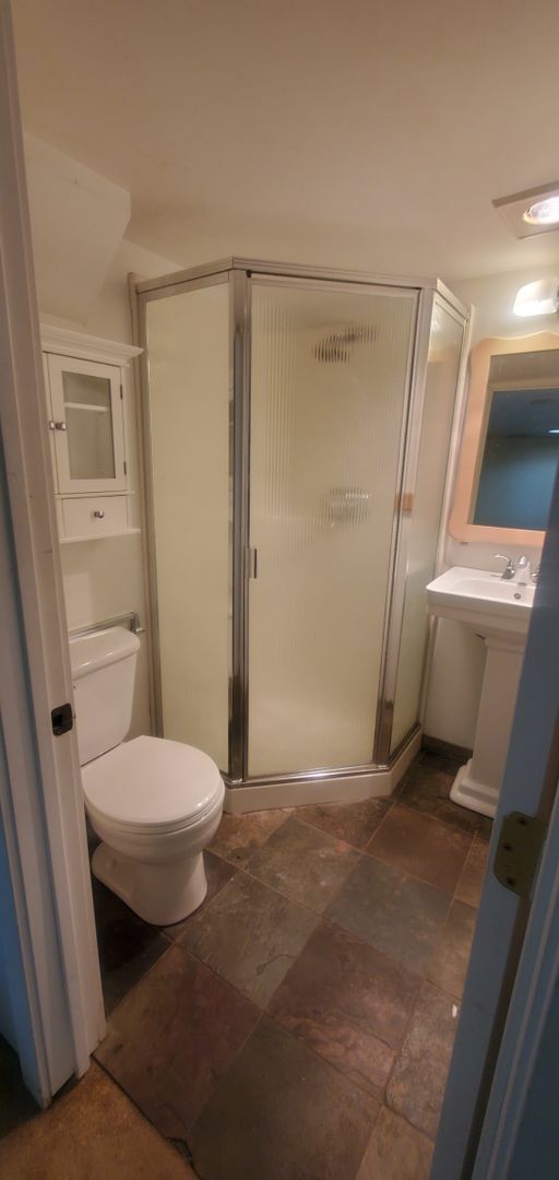 Building Photo - 1015 High St