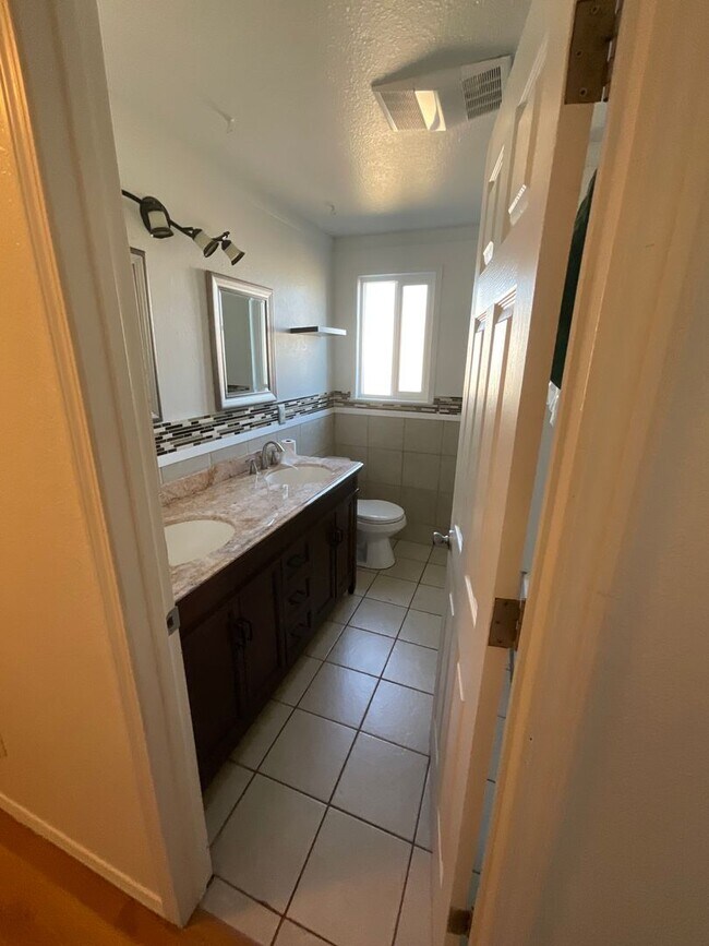 Building Photo - 9018 Andes Ct