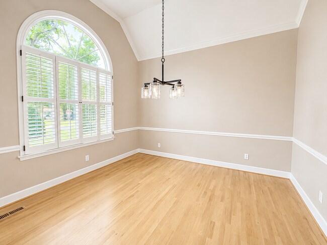 Building Photo - 202 Mallowrose Ln
