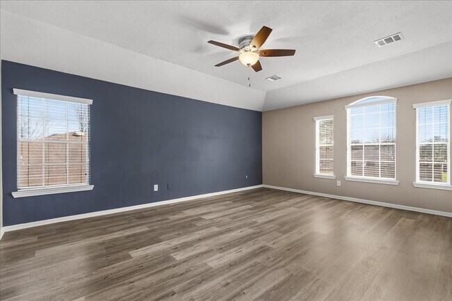 Building Photo - 16218 Bunker Ridge Rd