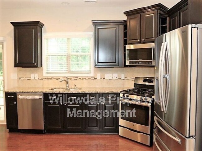 Building Photo - 717 Minerva Dale Dr