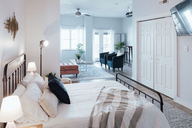 Building Photo - 202 E Main St