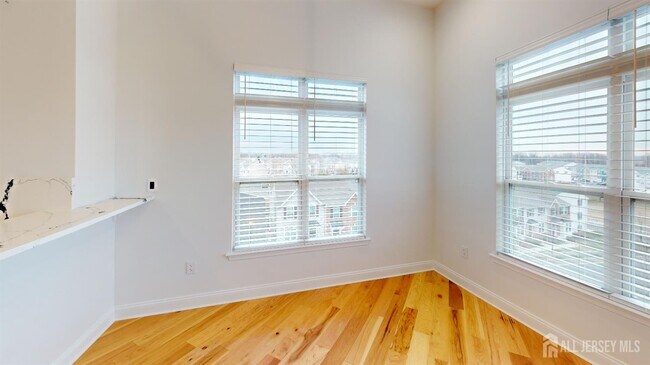 Building Photo - 6406 Fernandez Ct