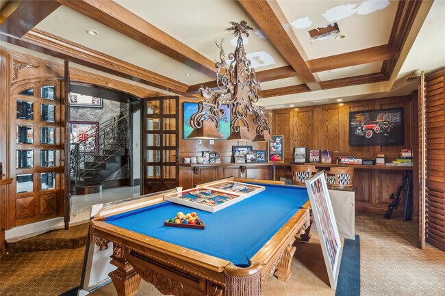 Building Photo - 3100 NE 46th St