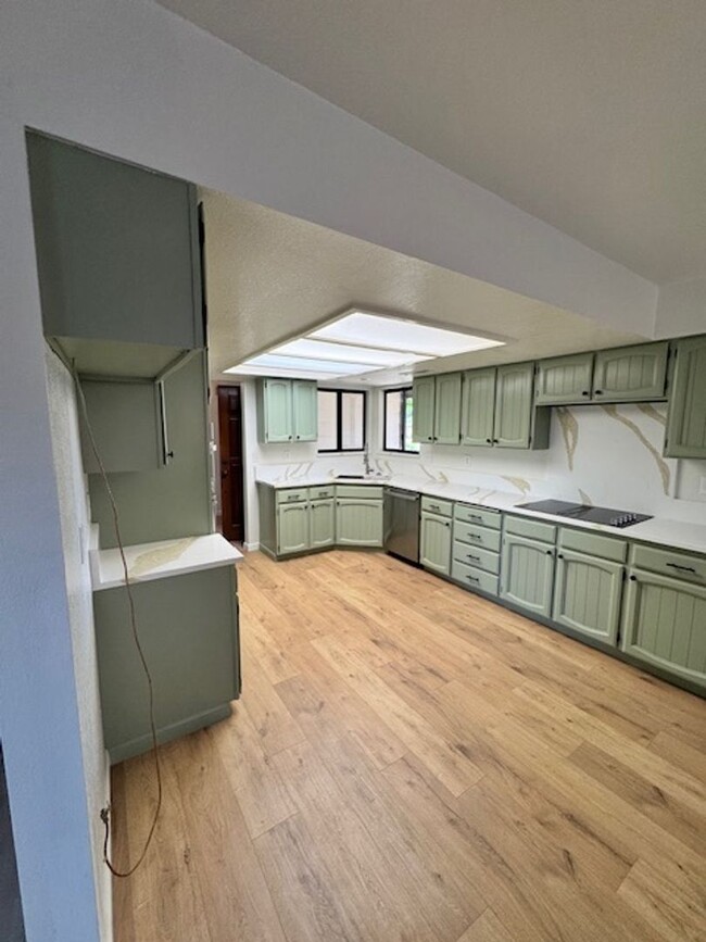 Building Photo - Remodeled home with a view