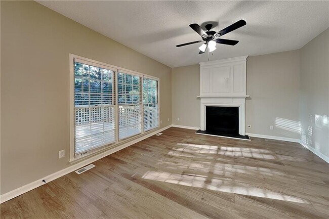 Building Photo - 215 Boca Ciega Ct