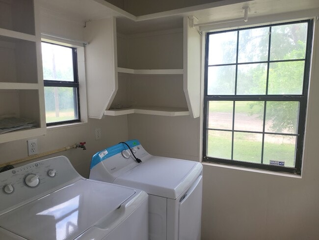 Building Photo - 8790 Florida Rd