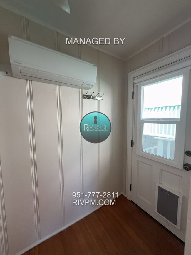 Building Photo - Incredible Gem! Ocean side of PCH with expansive views won't last long!