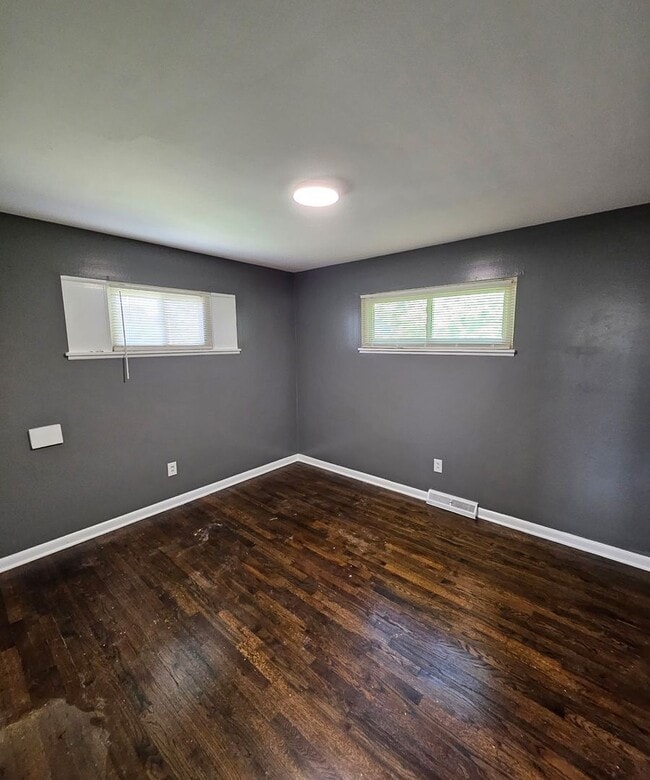 Building Photo - Beautiful Mission Duplex — Hardwood Floors...