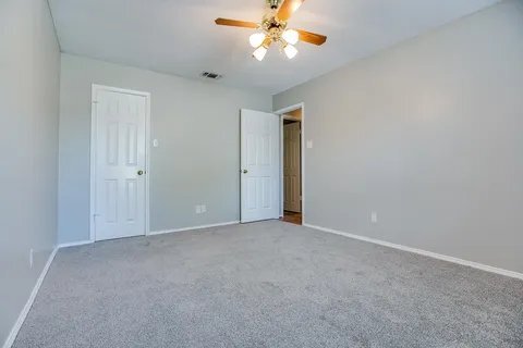 Building Photo - 4553 Southern Oak Ln