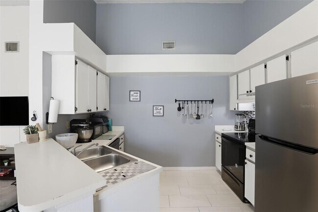 Building Photo - 4684 Pembrook Pl