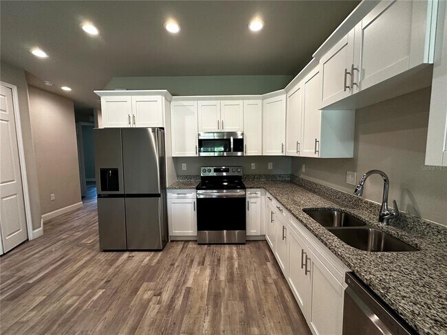 Building Photo - 1123 Albany Ave