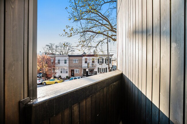 Building Photo - 933 N 29th St