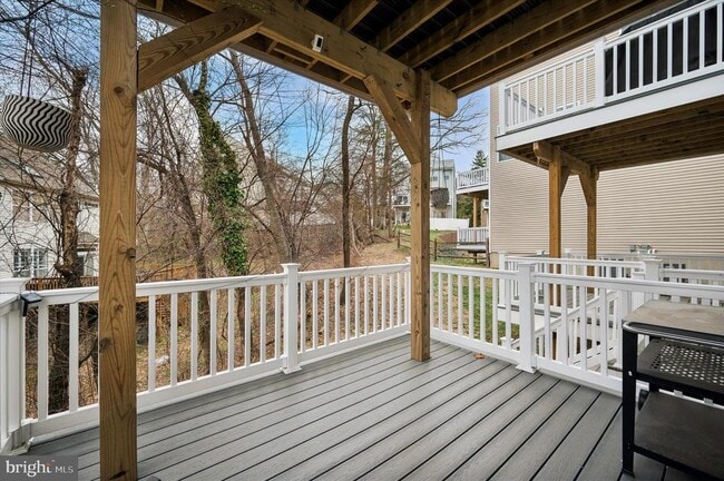 Building Photo - 6715 Cinnaminson Ct