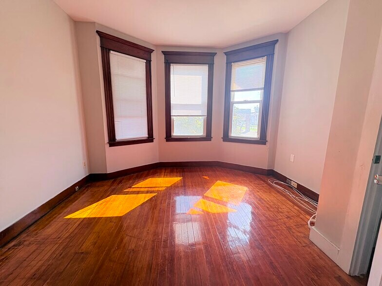 Building Photo - 72 Peck Ave