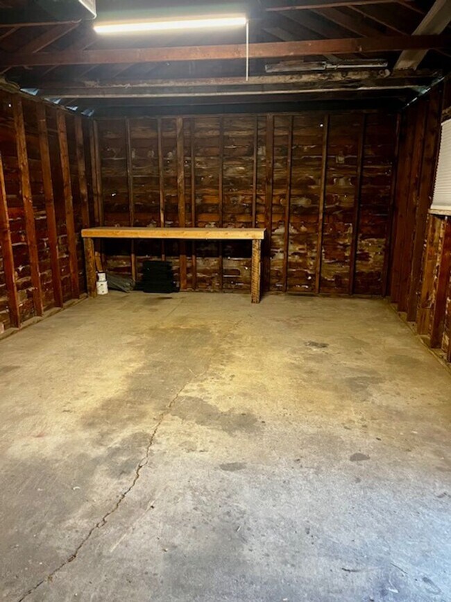 Building Photo - Cute 2 Bedroom Home in Perry District!