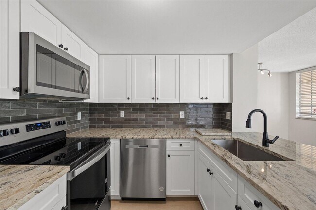 Building Photo - 1727 Village Blvd