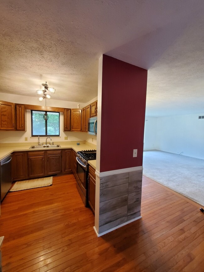 Building Photo - 3366 Hogback Rd