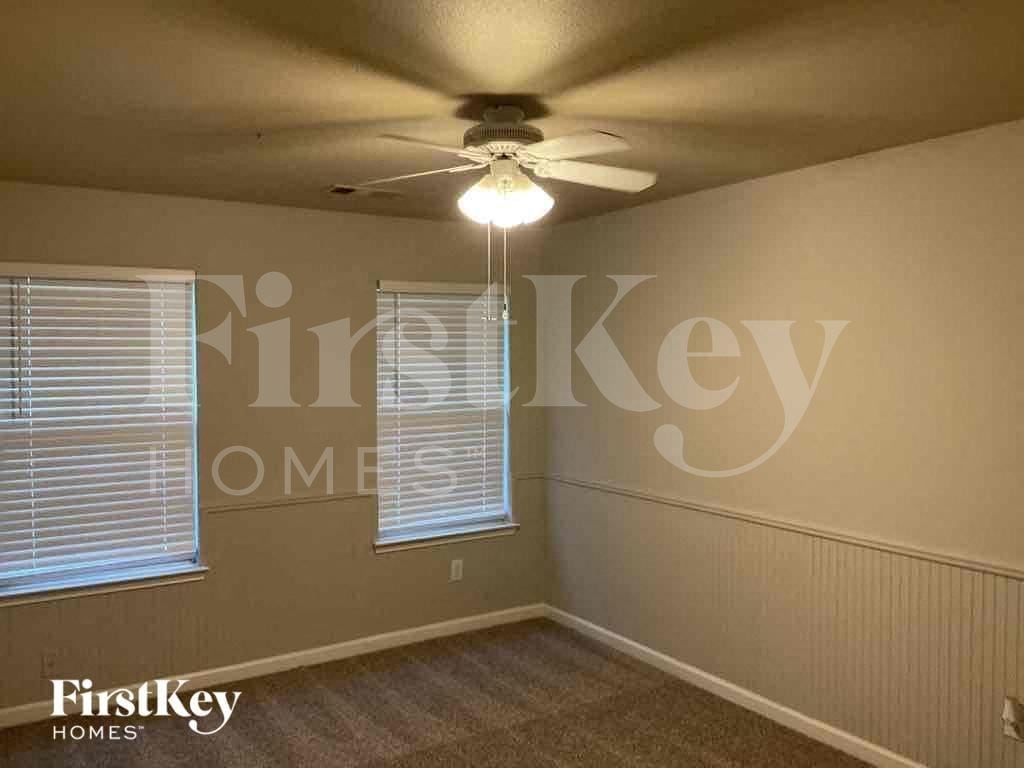 Building Photo - 3605 Smoketree Dr