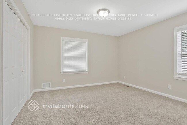 Building Photo - 692 Barnes Dr