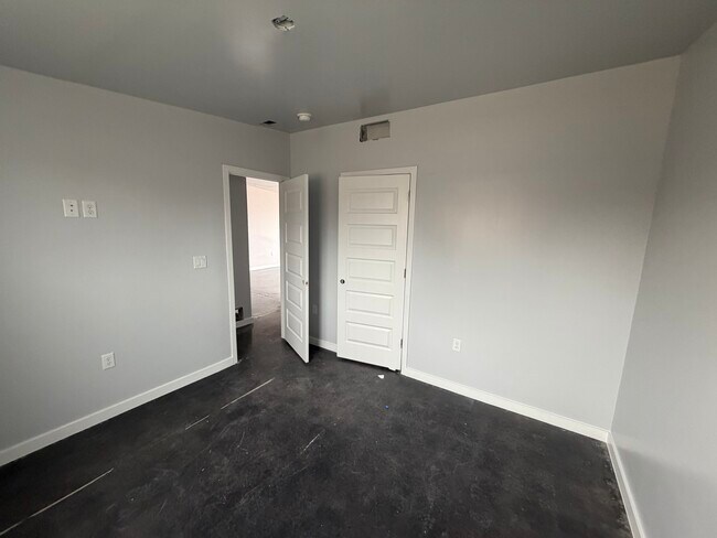 Building Photo - 1619 Wyoming LLC