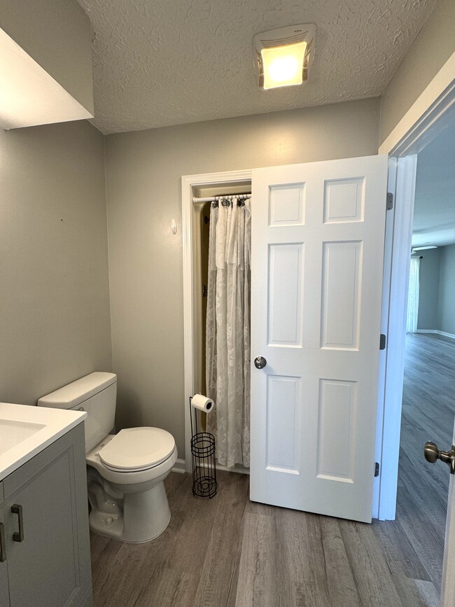 Building Photo - 3015 Old Bryan Dr