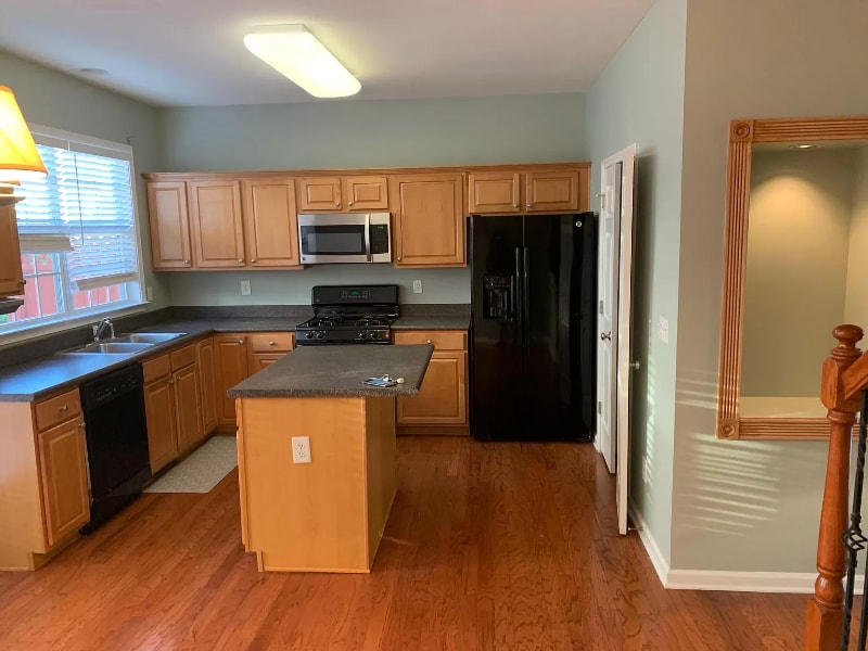 Building Photo - 1320 Thornborough Dr